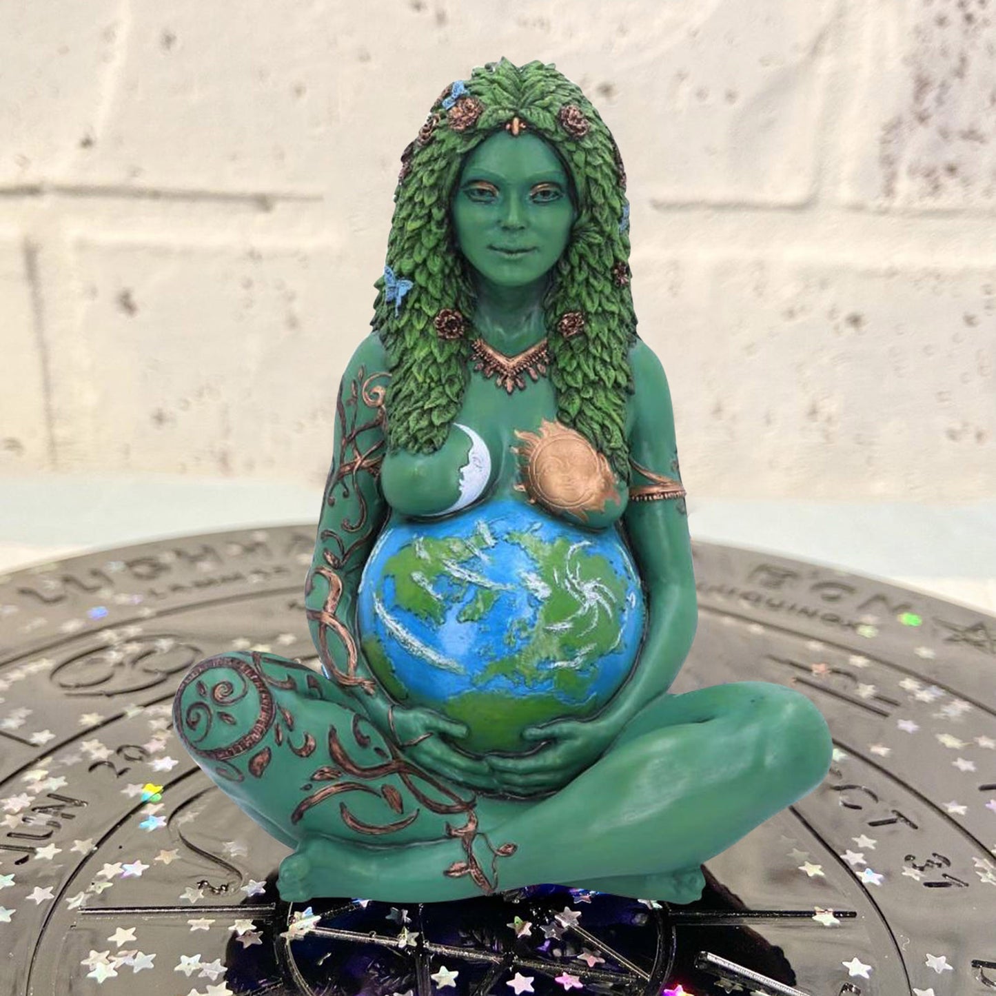 Mother Earth Art Statue Decoration